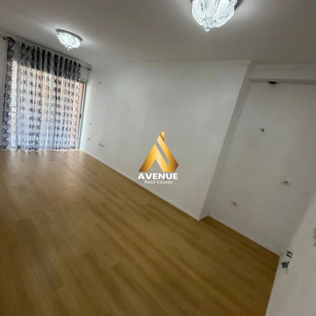Shitet apartament 2+1– Fresk 2