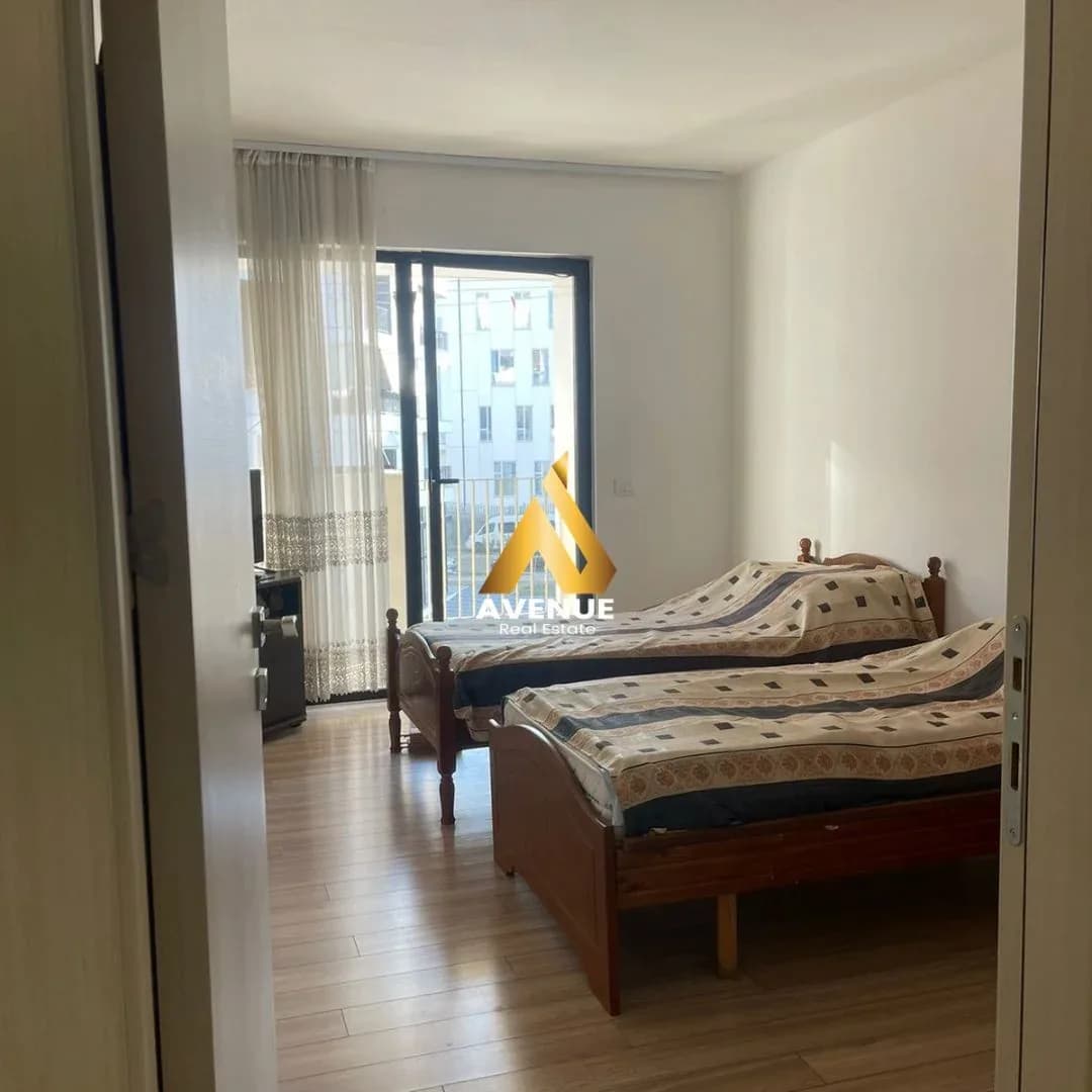 🏡 SHITET APARTAMENT 3+1+2 + DEPO – RRUGA 5 MAJI 4