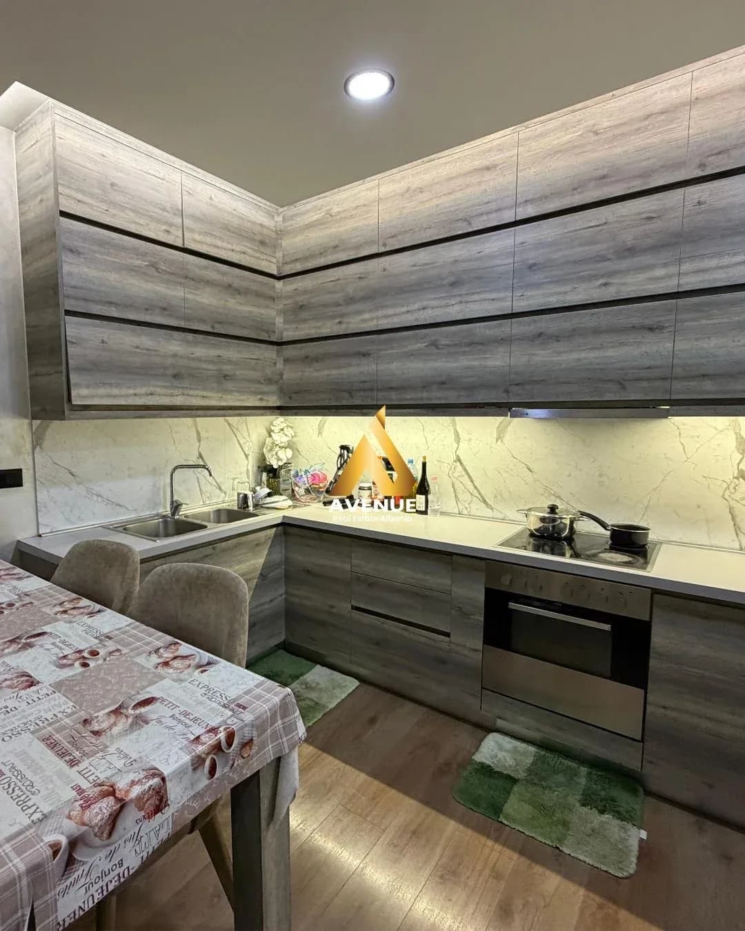 APARTAMENT EKSKLUZIV PËR SHITJE – KOMUNA E PARISIT 3