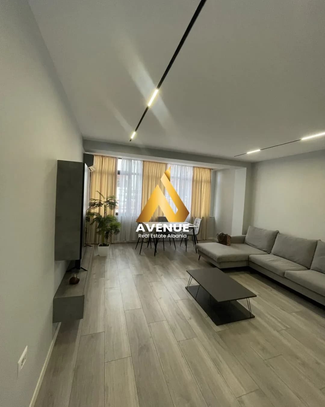 SHITET APARTAMENTI 2+1 21 DHJETORI TIRANË