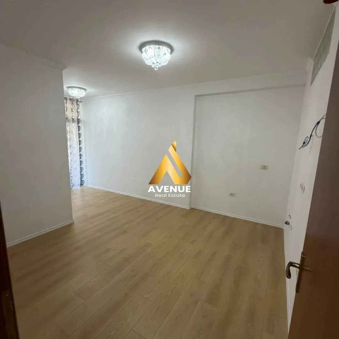 Shitet apartament 2+1– Fresk 3