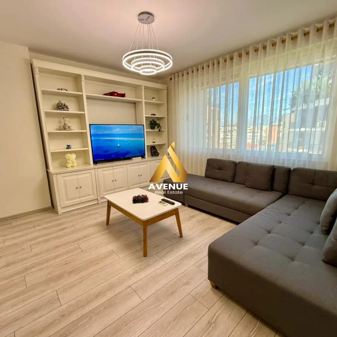 APARTAMENT ME QERA RRUGA E KOSOVARËVE