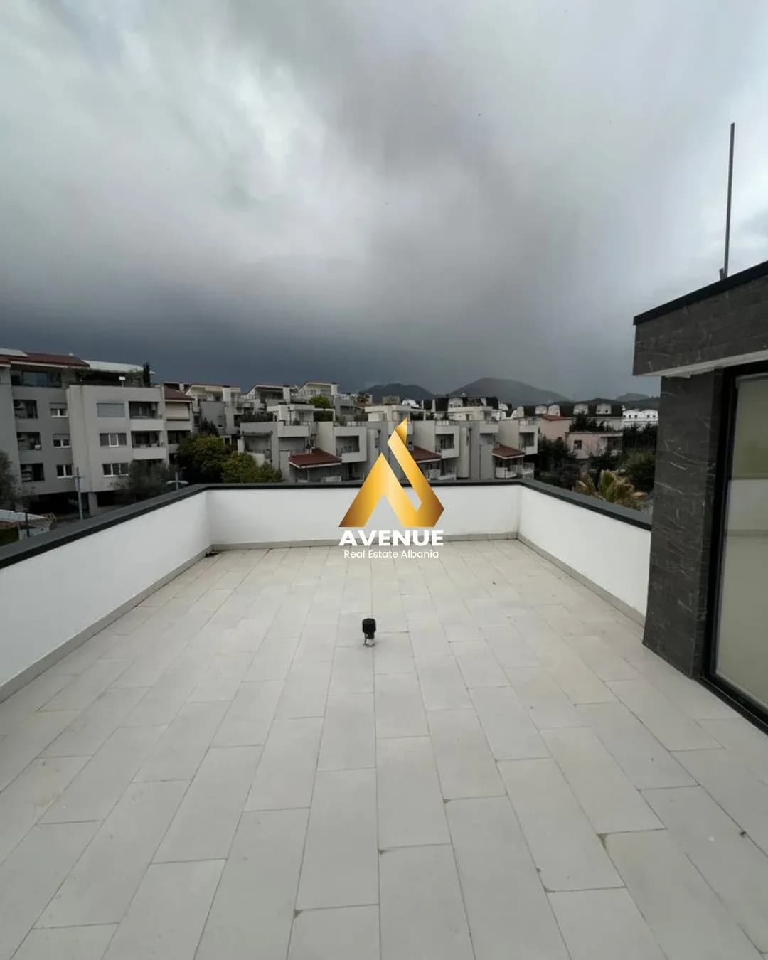 JEPET ME QIRA VILË 2-KATËSHE – TEG, TIRANË