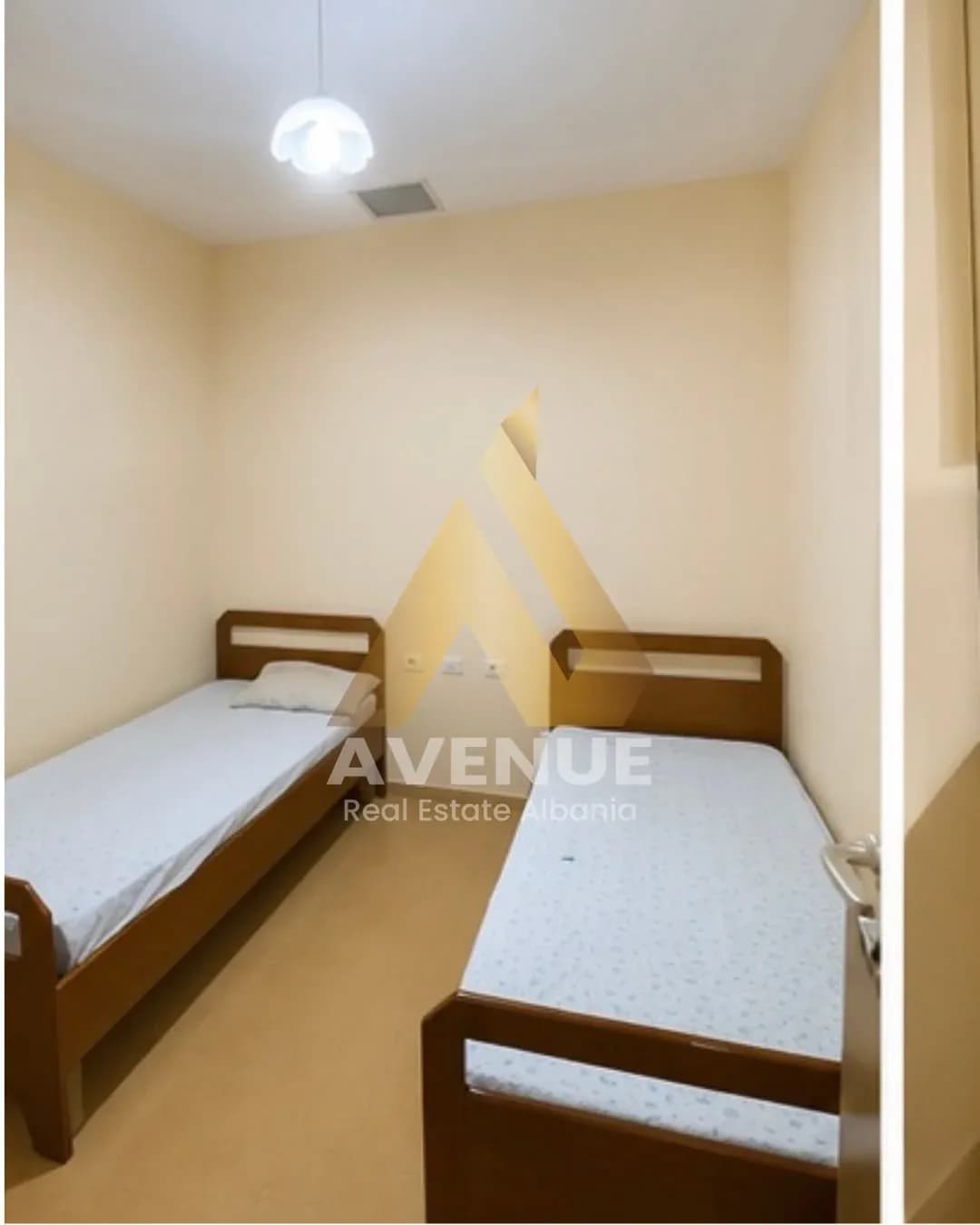 APARTAMENT 2+1 ME QERA RRUGA BILL KLINTON, PRANE ELEONORES, TIRANË 3