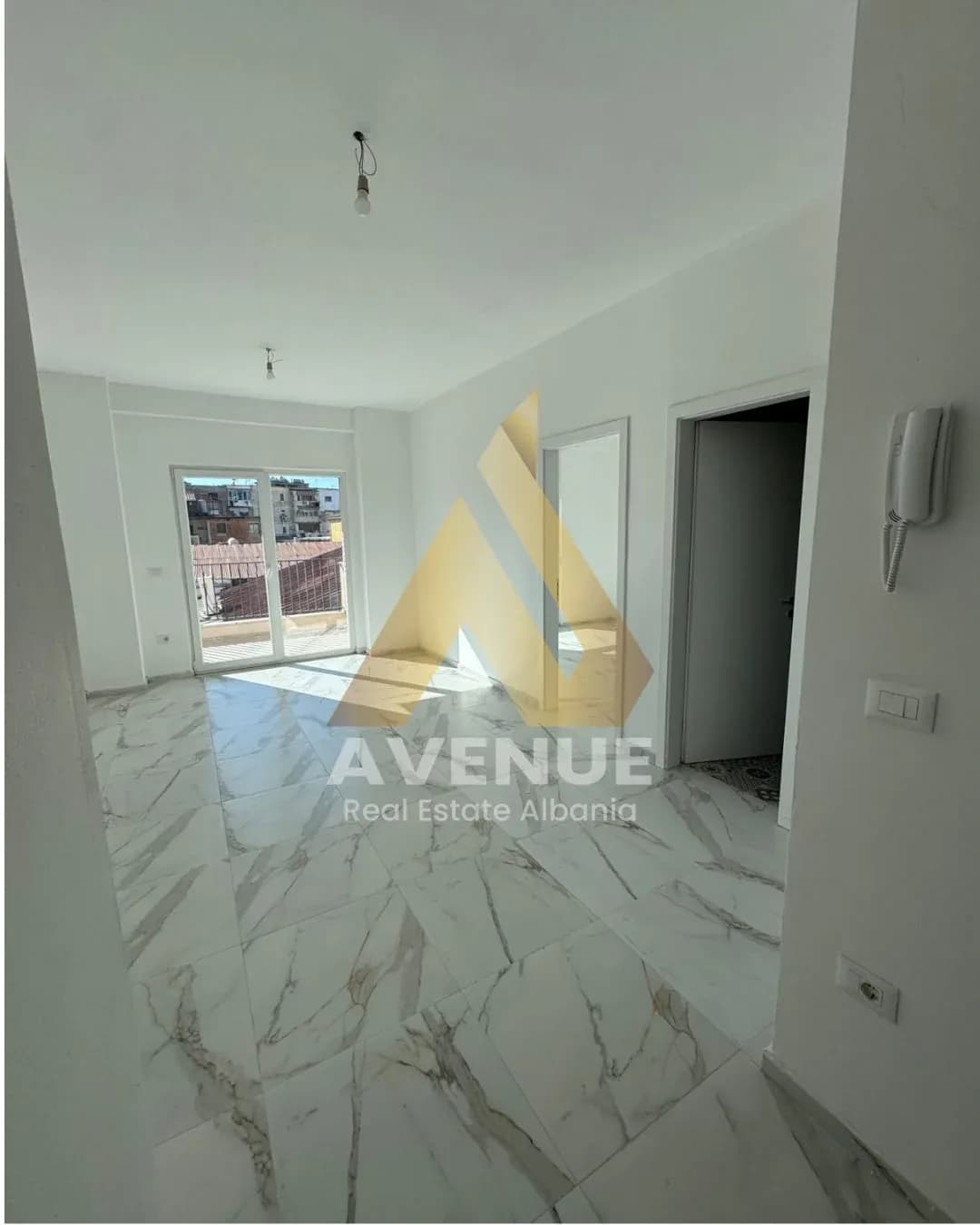APARTAMENT 1+1 ME QERA KOMPLEKSI AURA, RRUGA DRITAN HOXHA, TIRANË 4