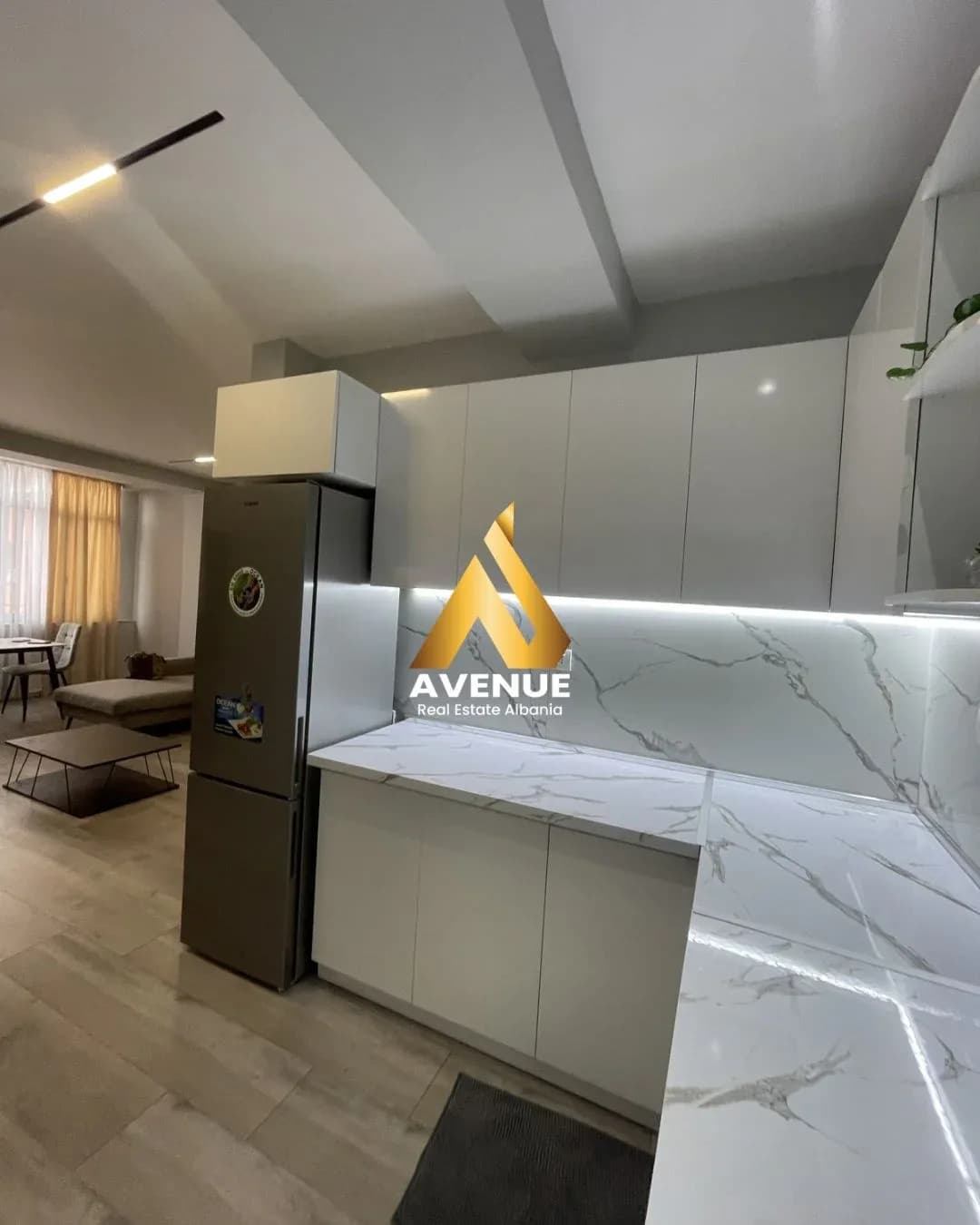 SHITET APARTAMENTI 2+1 21 DHJETORI TIRANË