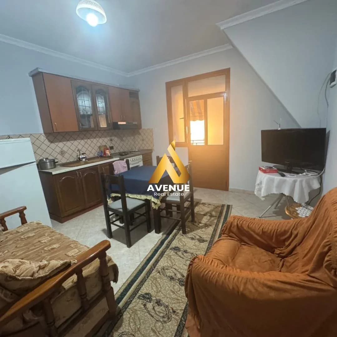 Jepet me Qira Apartament 1+1 – Kamëz