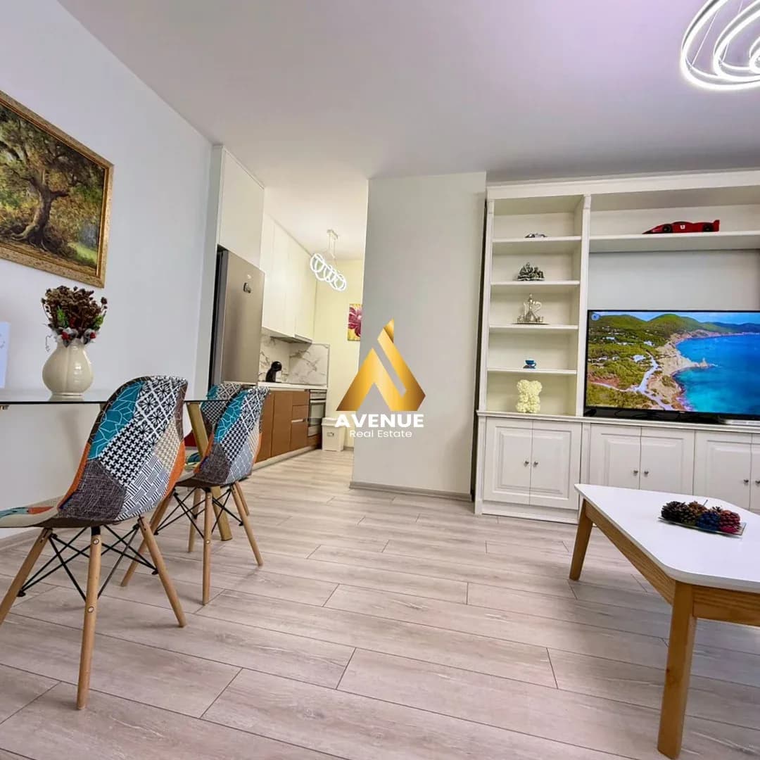 APARTAMENT ME QERA RRUGA E KOSOVARËVE 4