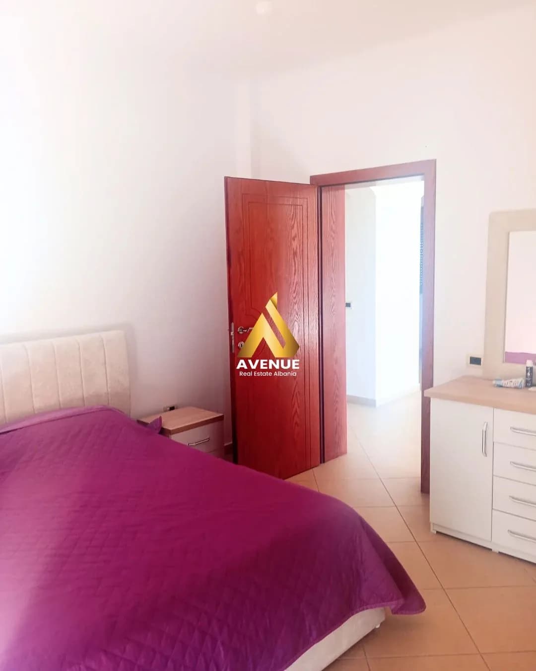 Jepet me qira kati i 2-të i një shtëpie private 3+1 – Kamëz 4
