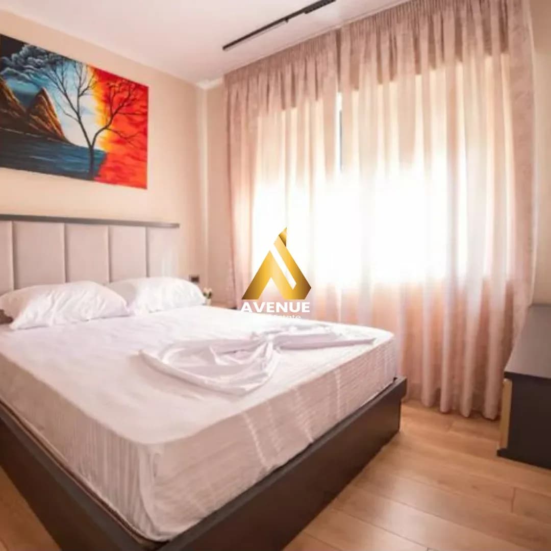 Jepet me qira apartament -Komuna e Parisit 4