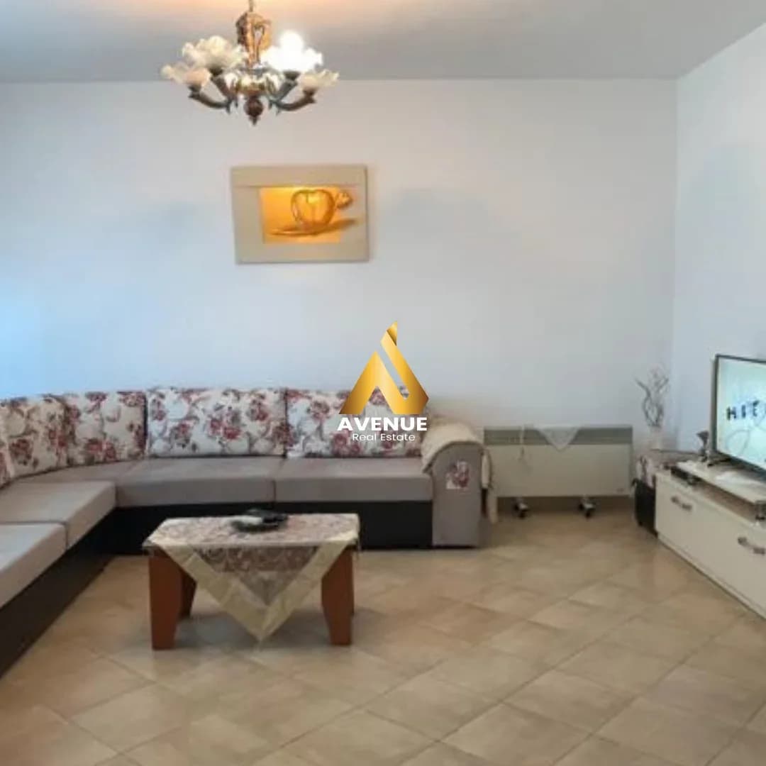 SHITET APARTAMENT – ISH STACIONI I TRENIT 2
