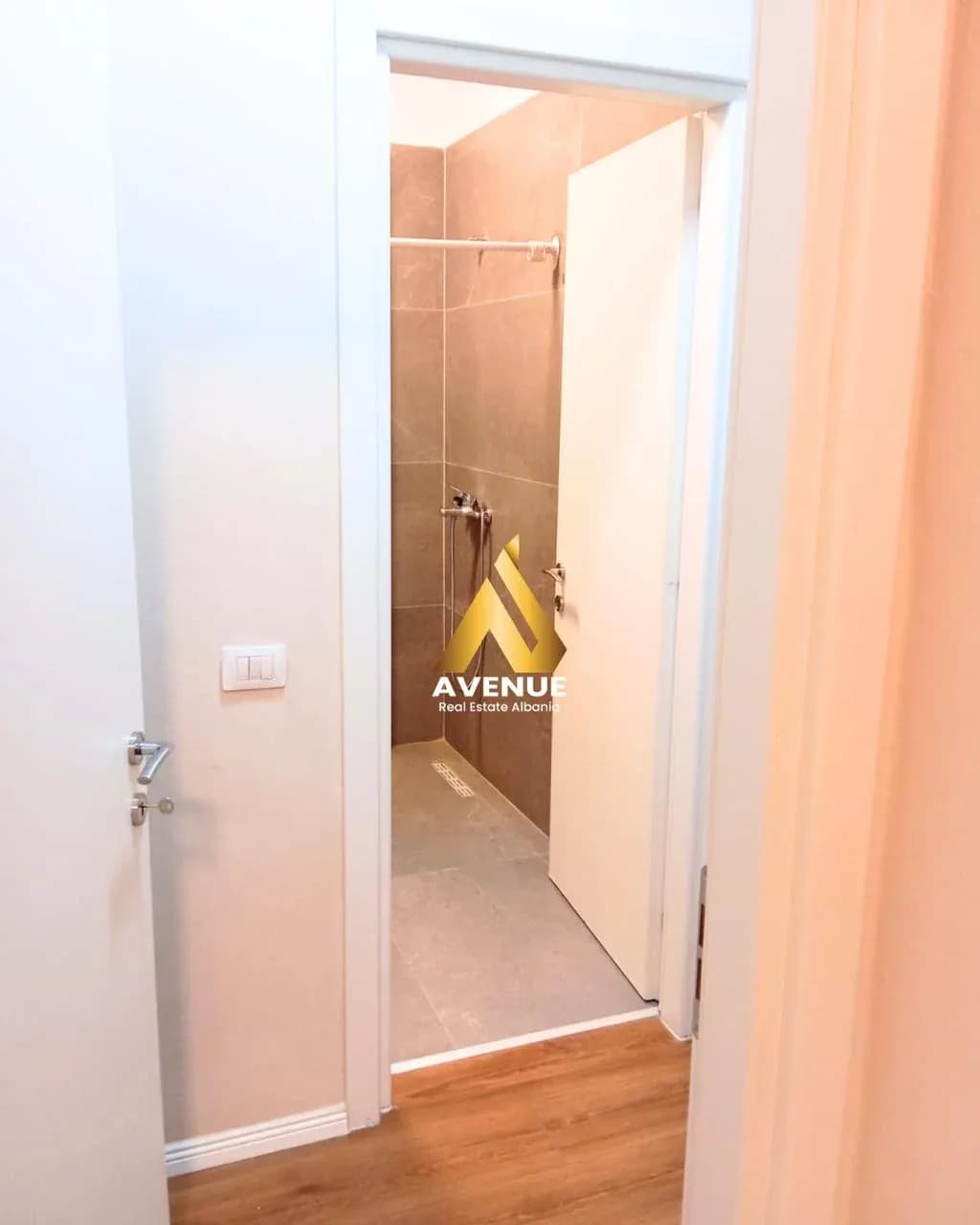 🏡 APARTAMENT 2+1 ME QIRA – PRANË CONCORD CENTER, RRUGA 5 MAJI 4