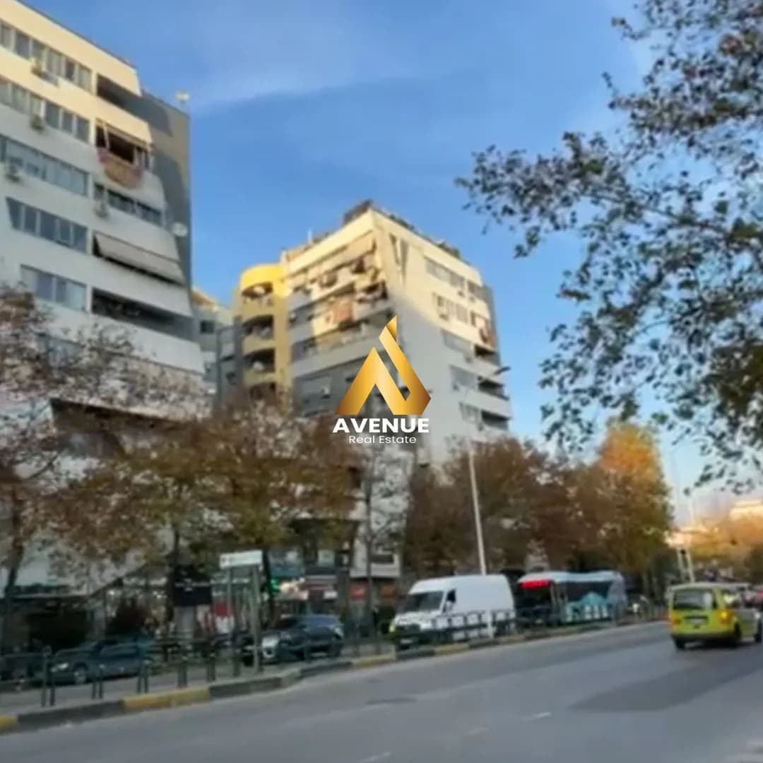 Jepet me Qira Ambient Biznesi – Rruga e Kavajës 2