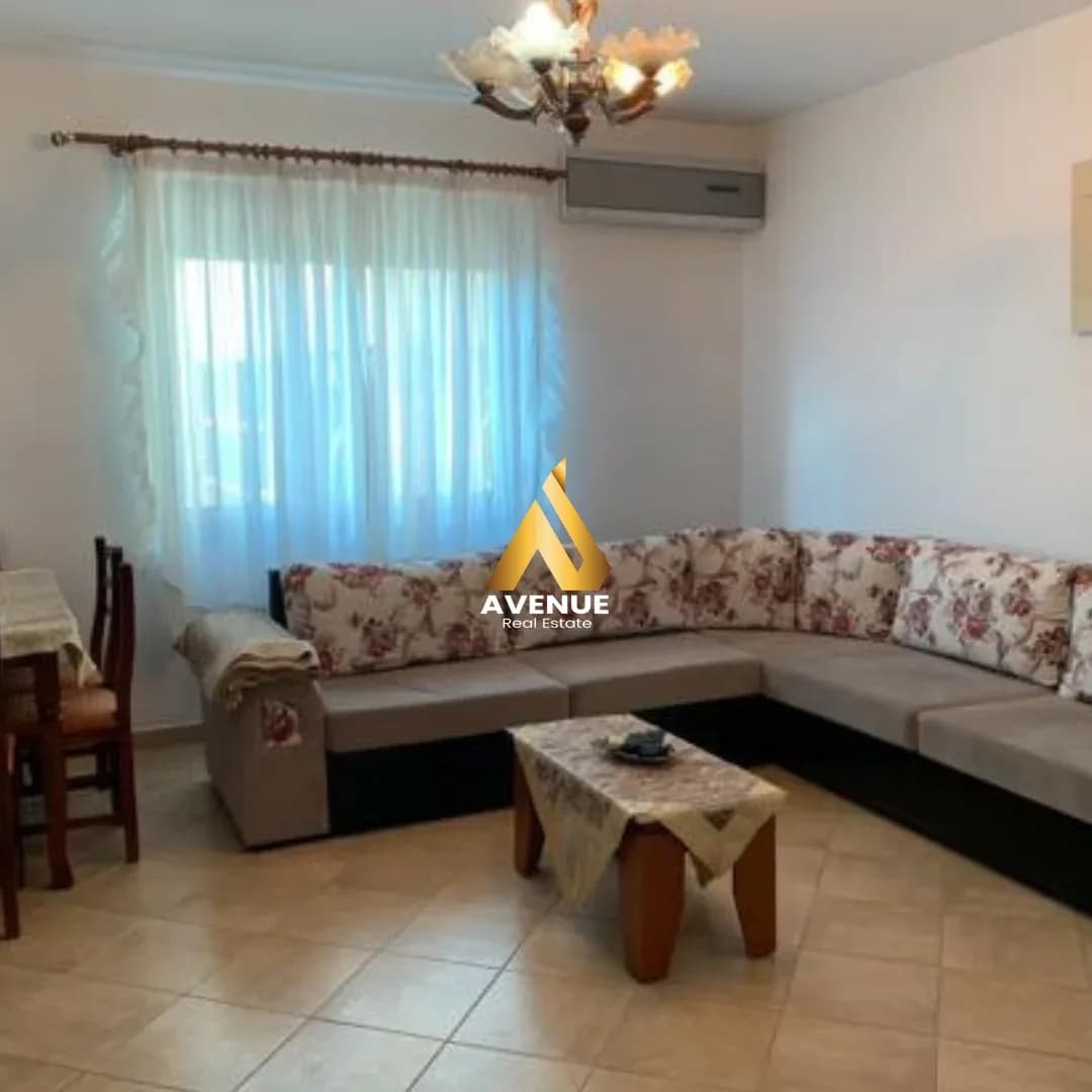 SHITET APARTAMENT – ISH STACIONI I TRENIT