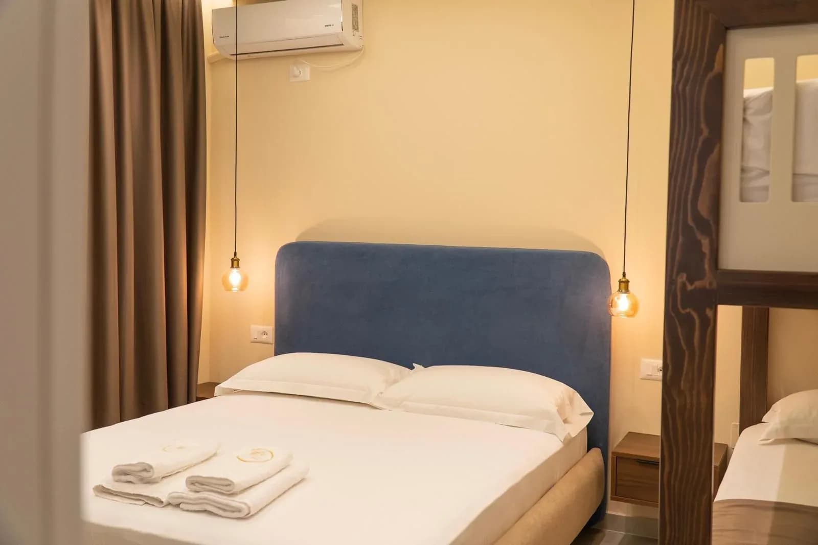 SHITET APARTAMENTI SARANDË