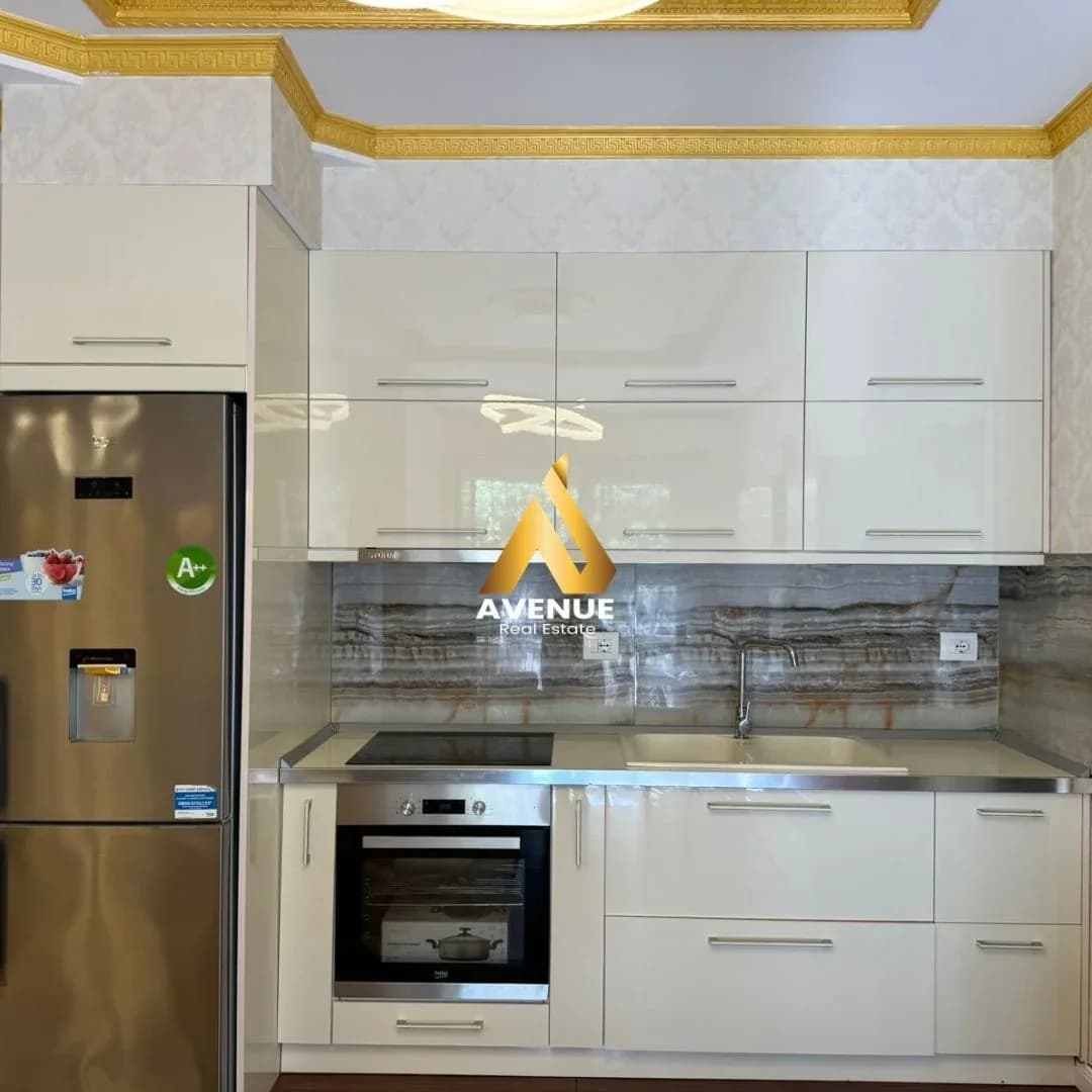 Jepet me qira apartament 2+1 te Liqeni i Thatë (buzë liqenit)