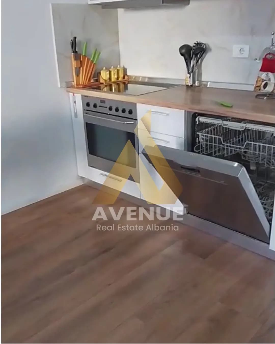 APARTAMENT 1+1 ME QERA PRANË REPORT TV, ISH PARKU, TIRANË 4