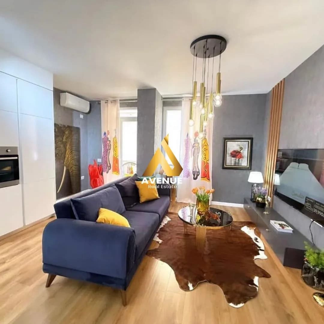 APARTAMENT ME QERA 1+1 – MOZAIKU I TIRANËS,21 DHJETORI
