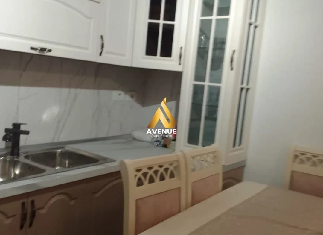 Jepet me qira apartament 2+1 Rruga e Durrësit 3