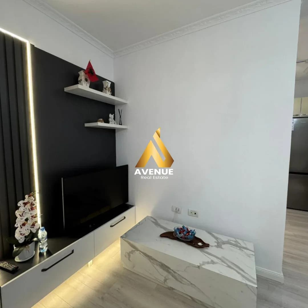 Shitet Apartament 1+1 – Pranë Pallateve Cabej 2