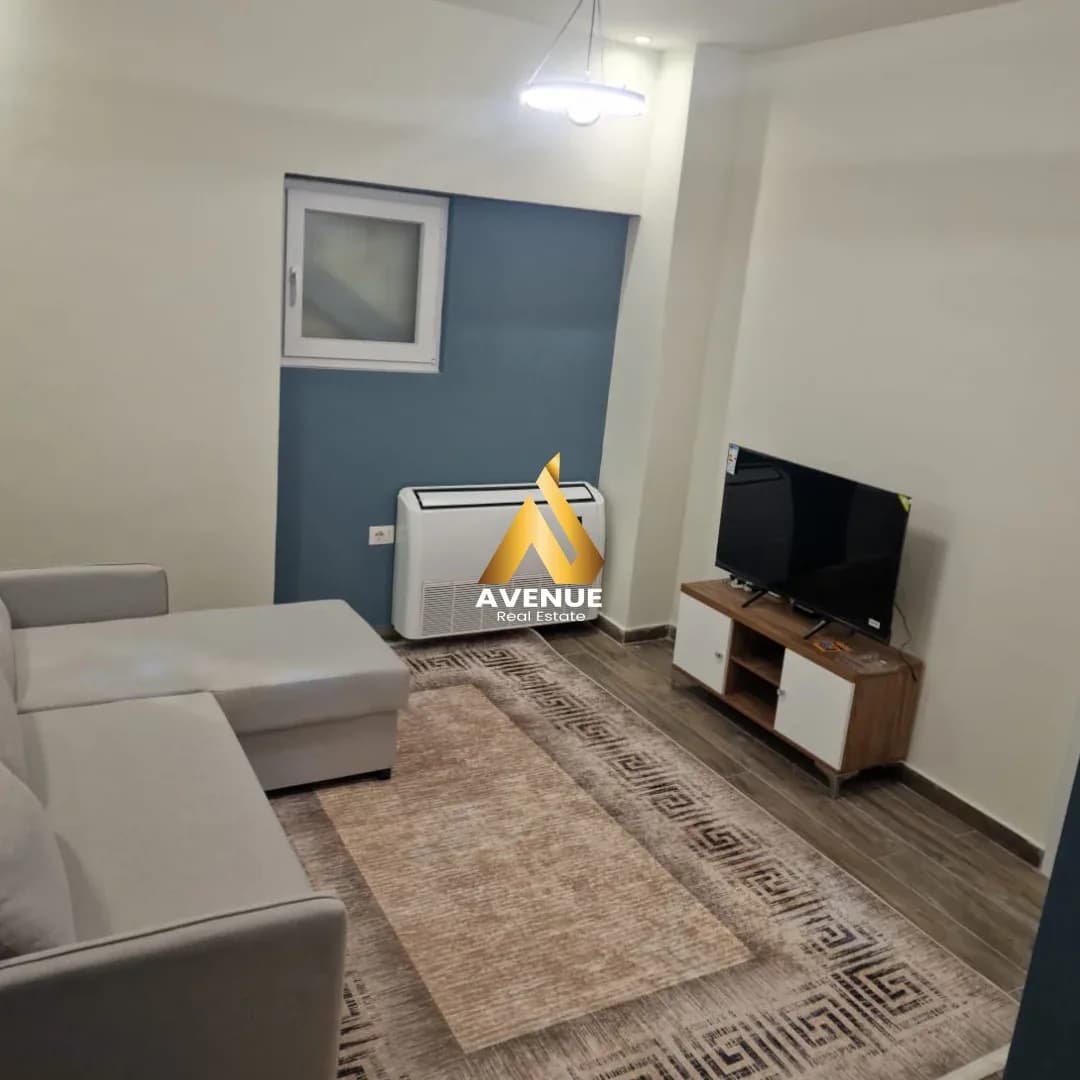 JEPET ME QIRA APARTAMENT -STACIONI TRENIT 4