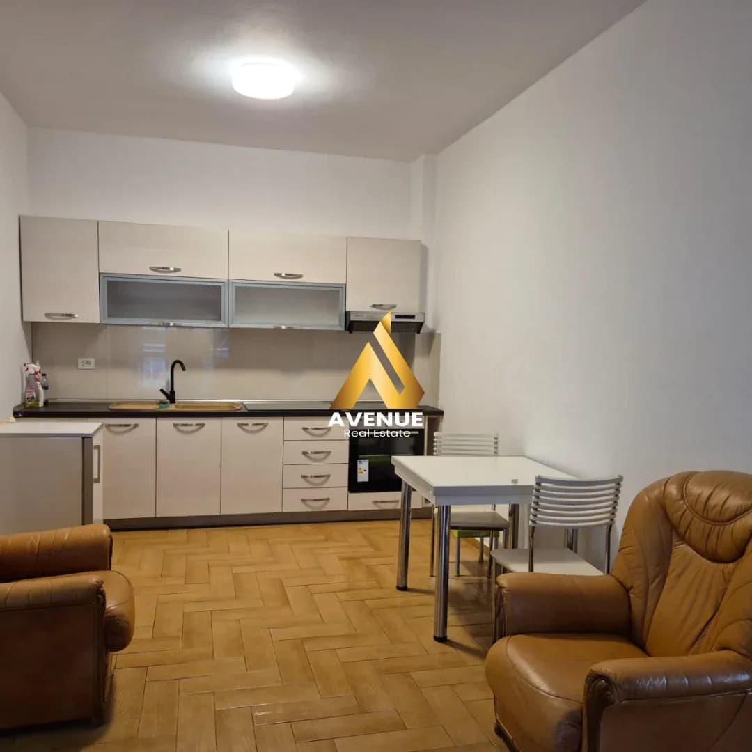 Jepet me Qira Apartament – Rruga e Kavajës