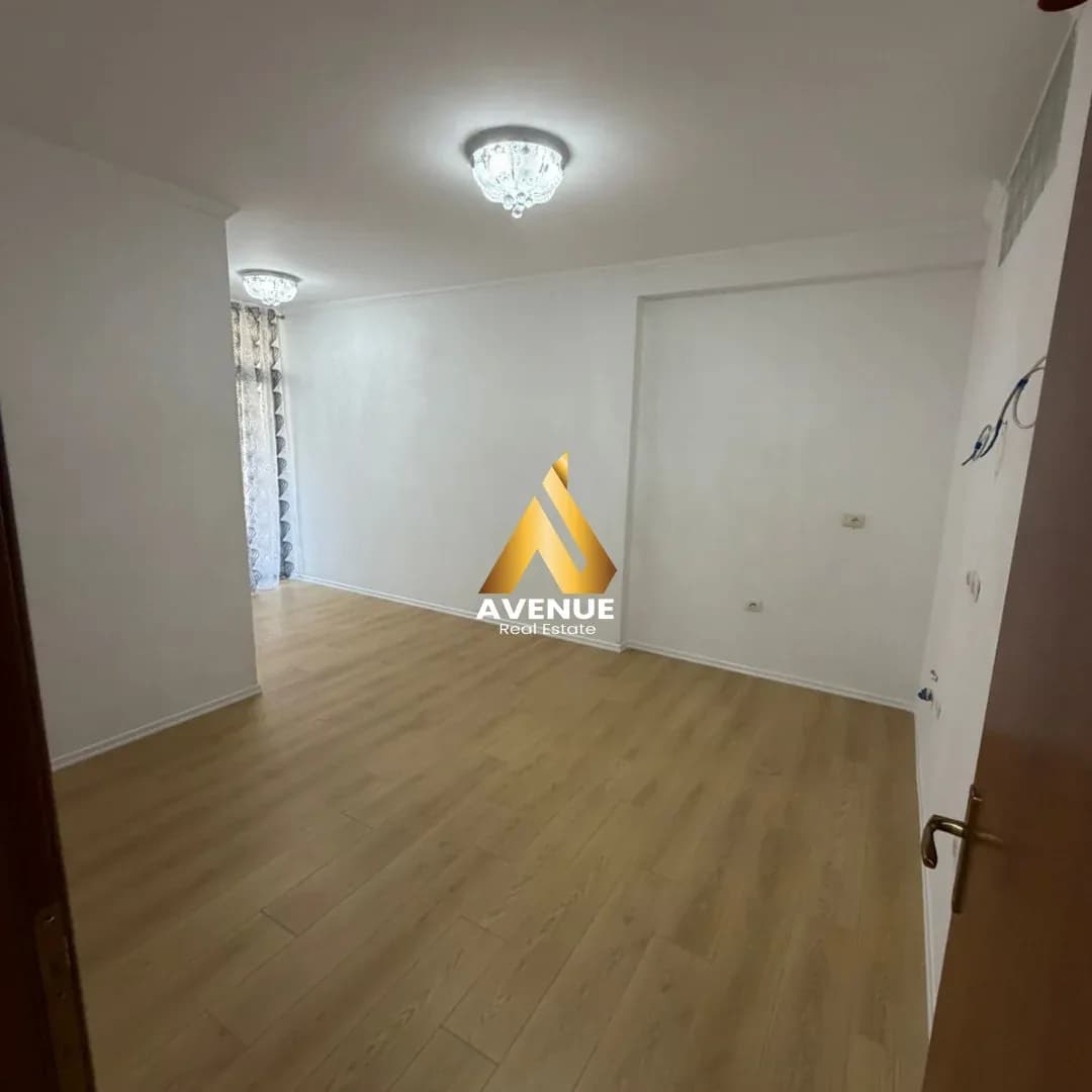 Shitet apartament 2+1– Fresk
