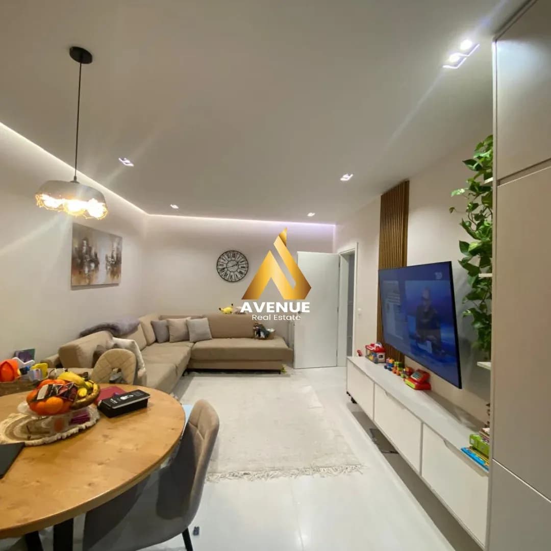 Shitet apartament 3+1 i ndarë në 2 apartamente 1+1 – Vasil Shanto 2
