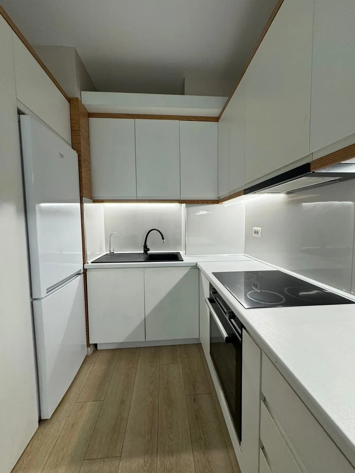 APARTAMENT ME QIRA TIRANA ENTRY 1 4