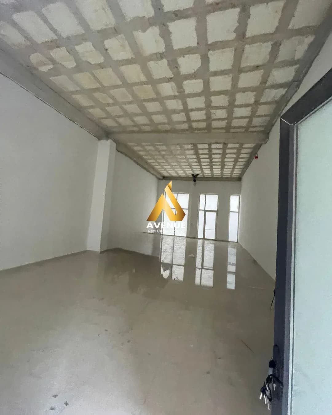 AMBIENT BIZNESI PREMIUM PËR SHITJE – BULEVARDI I RI, REZIDENCA AVID, STACIONI I TRENIT, TIRANE