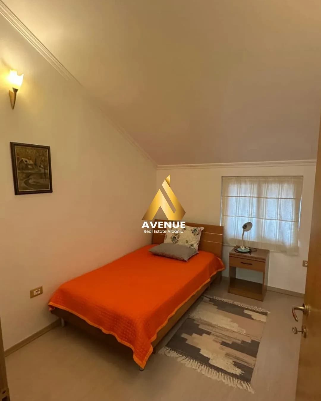 APARTAMENT ME QERA 3+1 + POST PARKIMI – KRISTAL CENTER 2