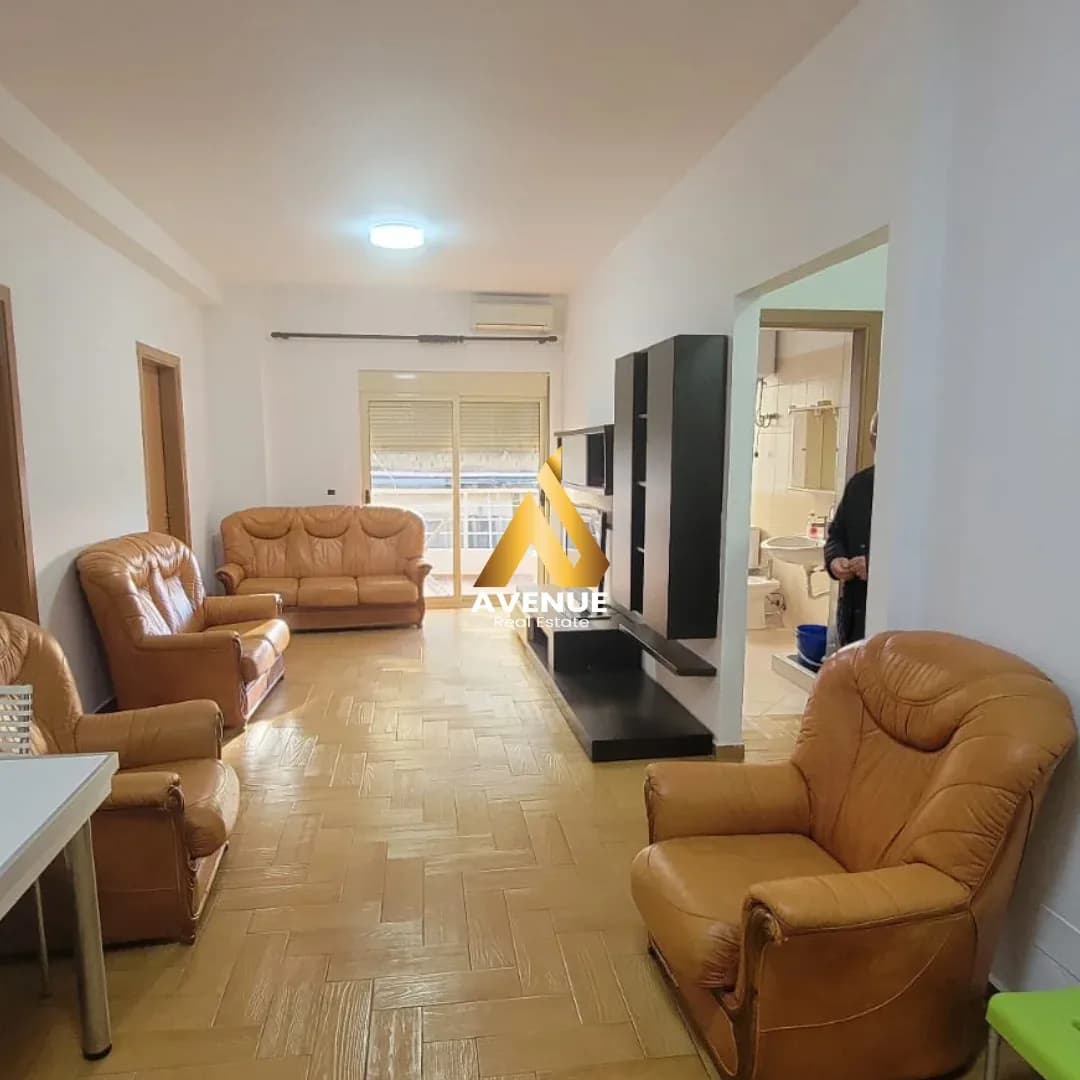 Jepet me Qira Apartament – Rruga e Kavajës 3