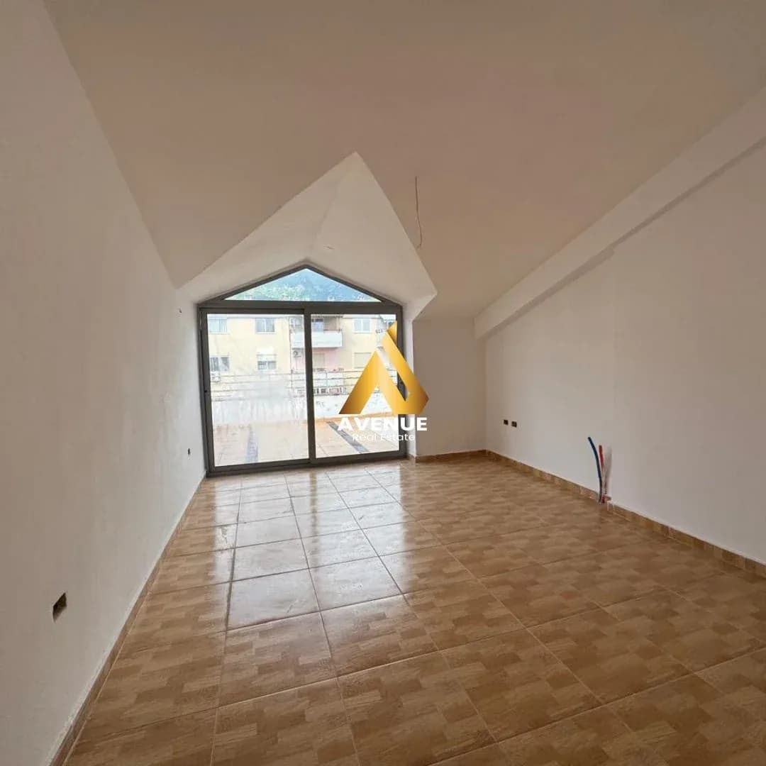 SHITET APARTAMENT 3+1+2+ VERANDE NE FRESK