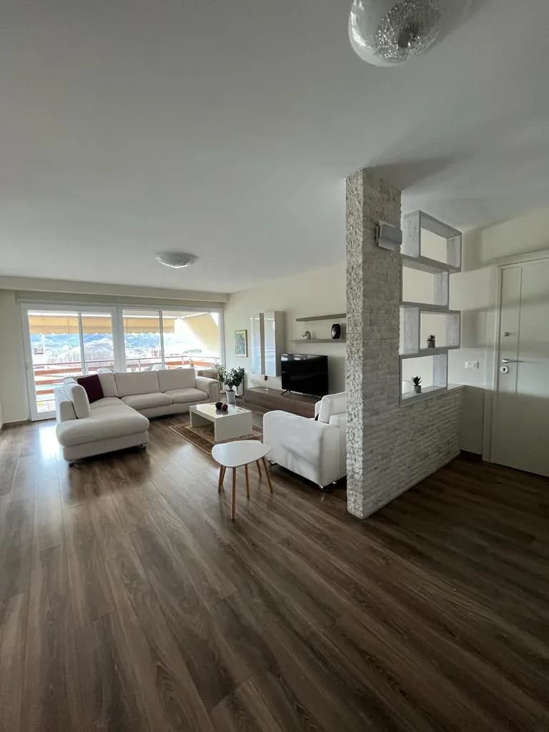 APARTAMENT ME QIRA LONG HILL, TIRANË