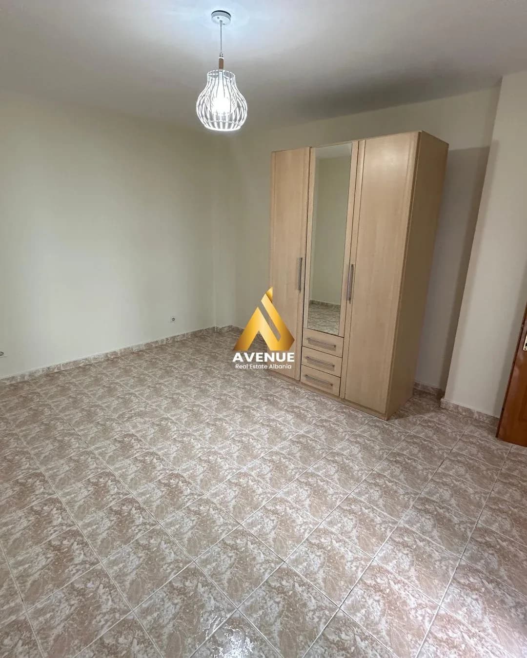 APARTAMENT ME QERA – PALLATET ARABE 4