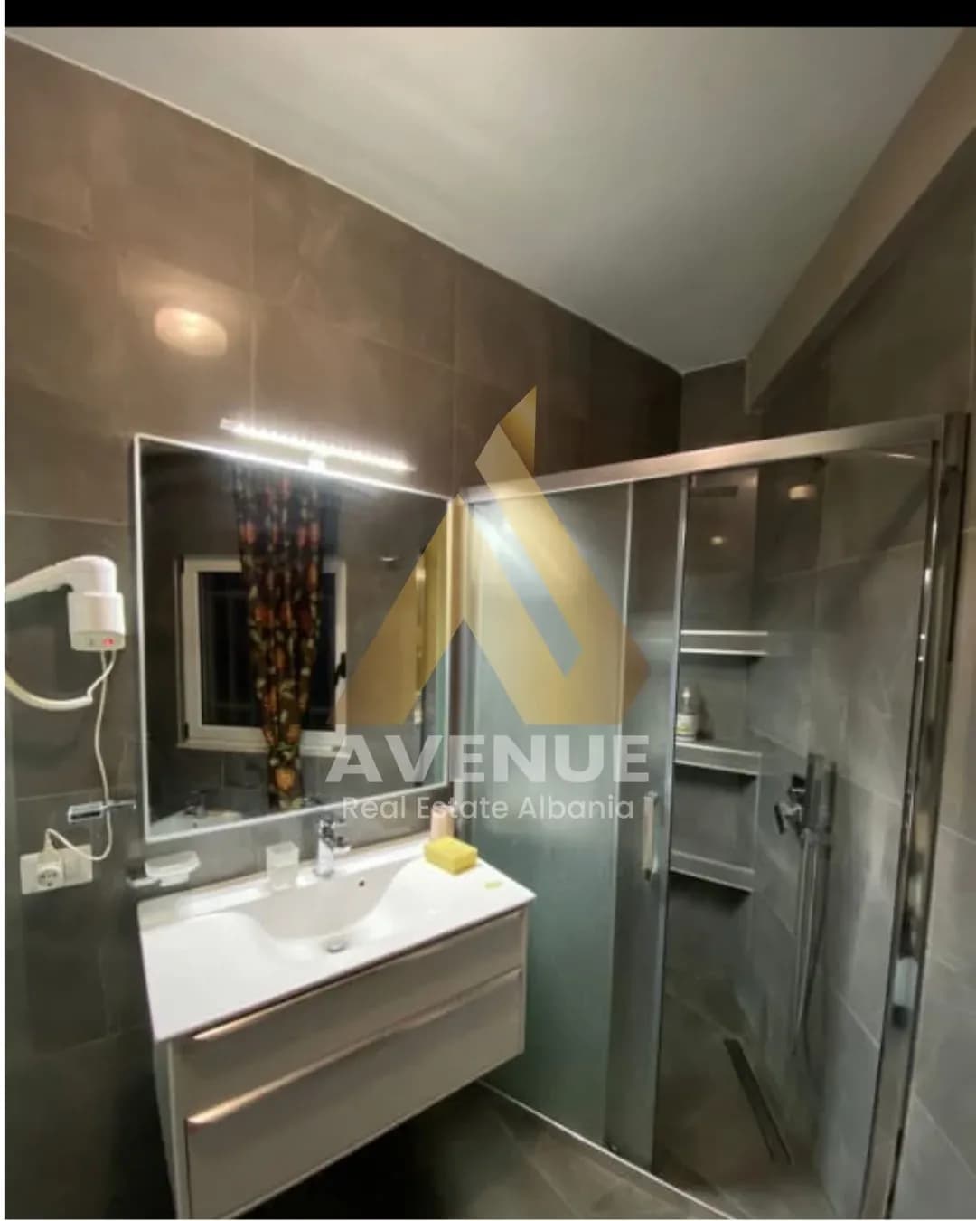 APARTAMENT 2+1 ME QERA MBRAPA SHKOLLËS VASIL SHANTO, TIRANË 2