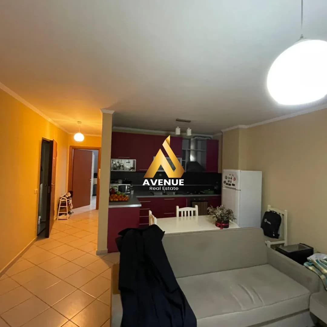 SHITET APARTAMENT – KOMUNA E PARISIT, TIRANË