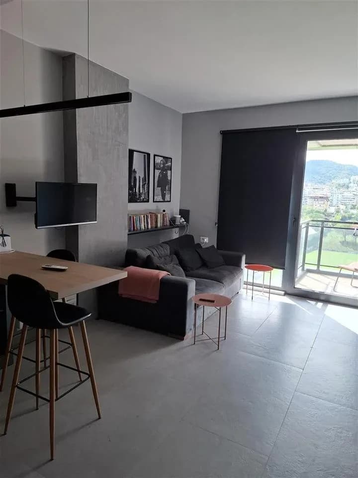 Apartament 1+1 me qira – Rruga e Kosovareve