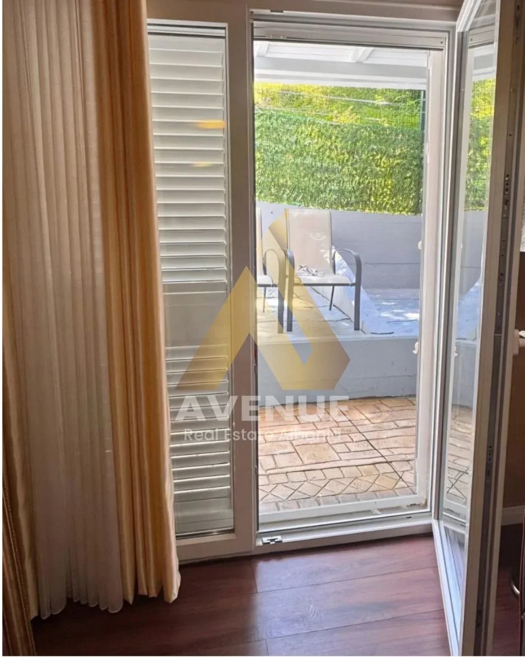 JEPET ME QERA APARTAMENT 2+1+ VERANDË, LIQENI I THATE , TIRANË