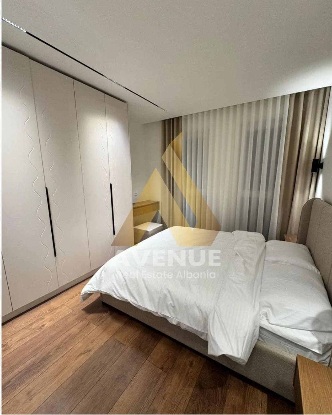 Apartament me qera 2+1+Post Parkimi Xhamllik, Tiranë 4