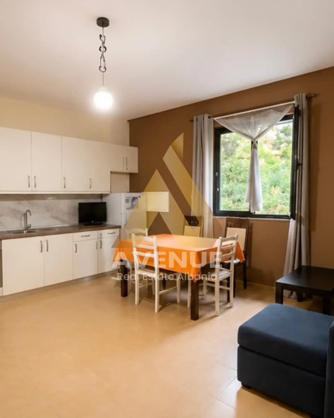 APARTAMENT 2+1 ME QERA RRUGA BILL KLINTON, PRANE ELEONORES, TIRANË
