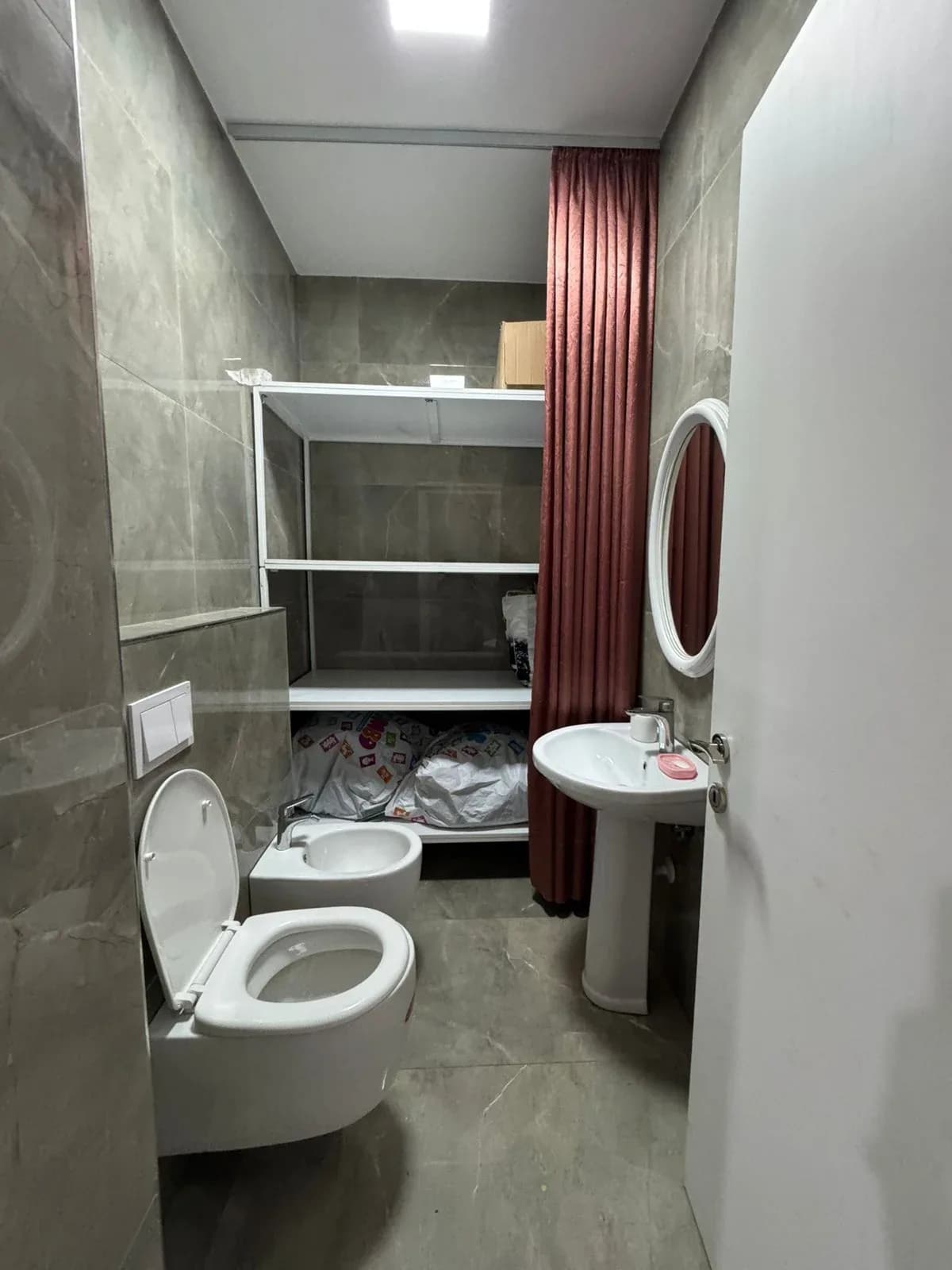 APARTAMENT ME QIRA TIRANA ENTRY 1 3