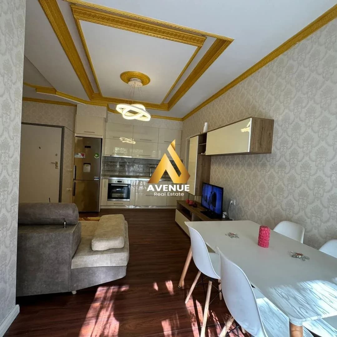 Jepet me qira apartament 2+1 te Liqeni i Thatë (buzë liqenit)
