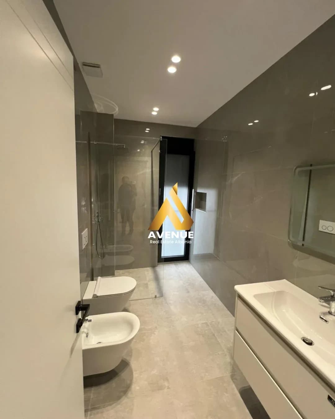 JEPET ME QIRA VILË 2-KATËSHE – TEG, TIRANË 2