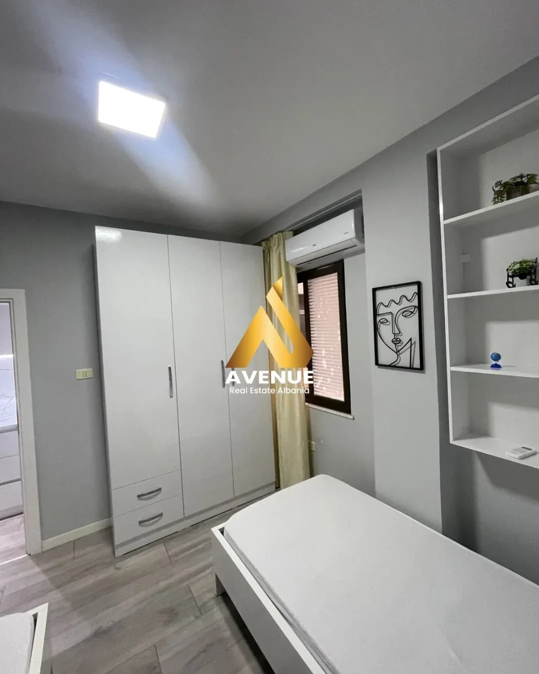 SHITET APARTAMENTI 2+1 21 DHJETORI TIRANË