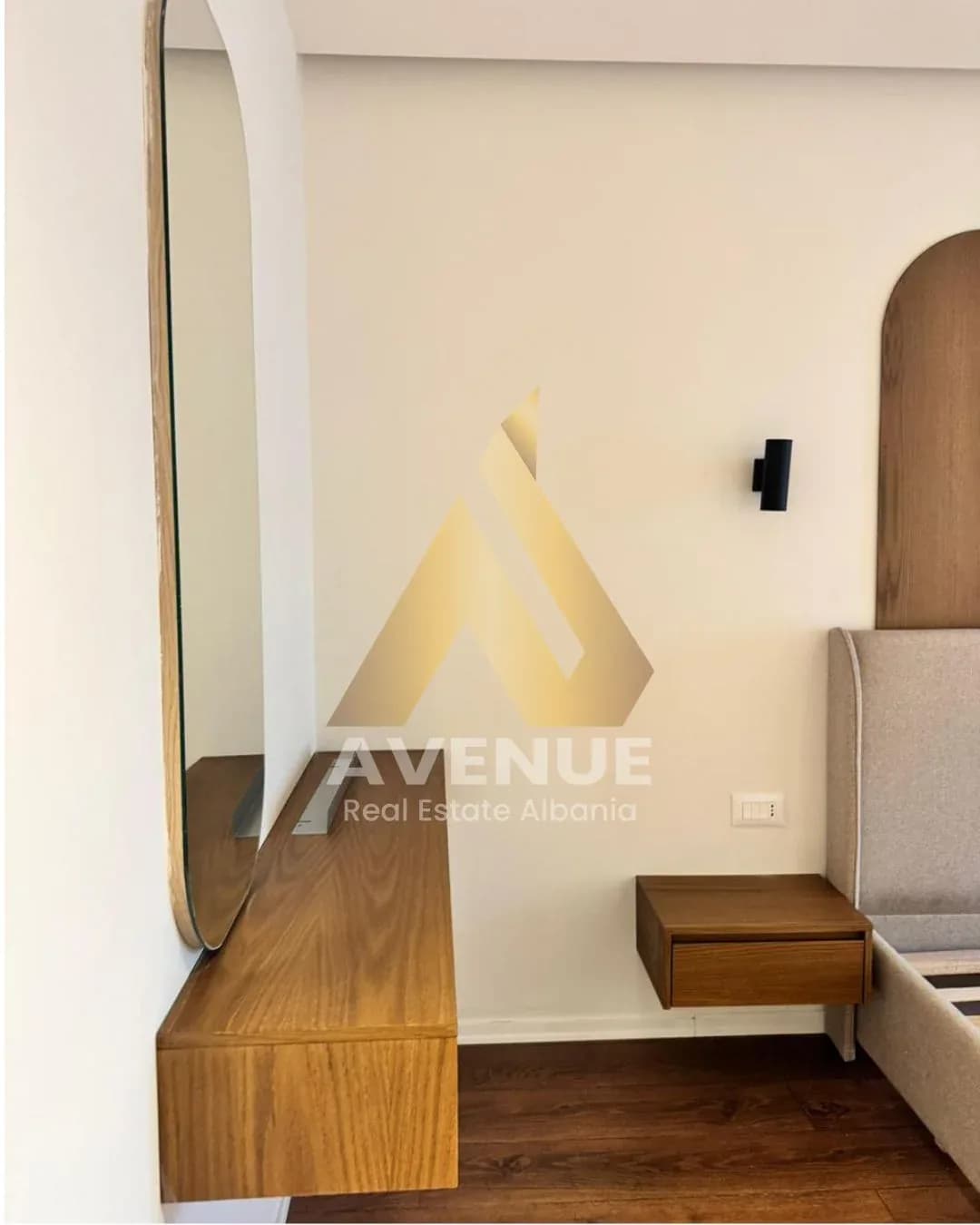 Apartament me qera 2+1+Post Parkimi Xhamllik, Tiranë 2