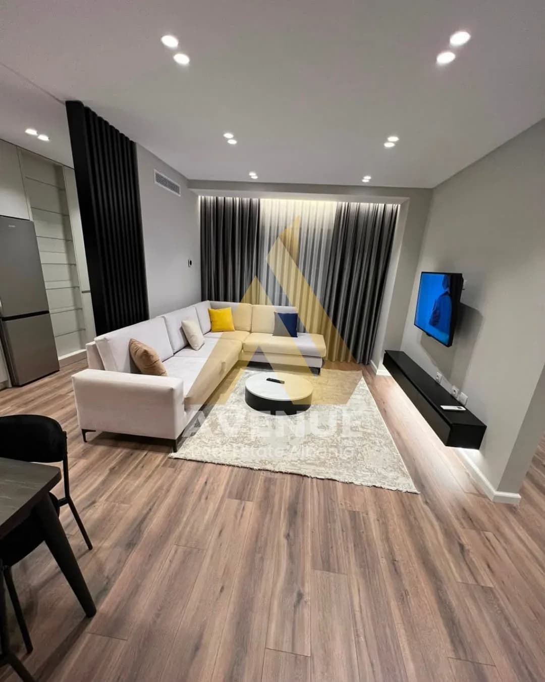 APARTAMENT 2+1 ME QERA ISH FUSHA E AVIACIONIT, TIRANË