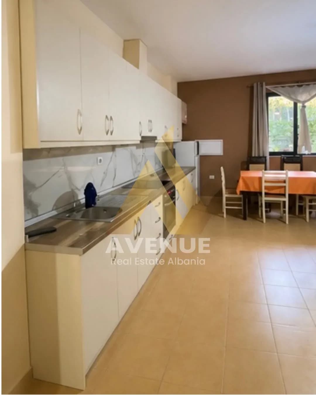 APARTAMENT 2+1 ME QERA RRUGA BILL KLINTON, PRANE ELEONORES, TIRANË 2