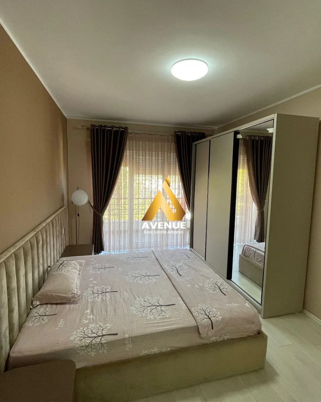 JEPET ME QERA APARTAMENT LUKSOZ 3+1+2 – LIQENI I THATË, TIRANË