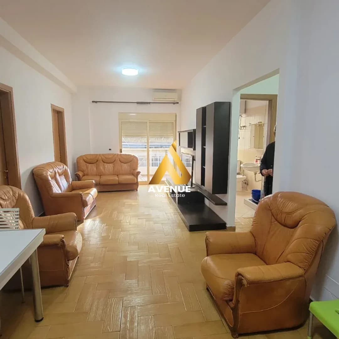 Jepet me Qira Apartament 2+1 – Pranë Rrugës së Kavajës 2